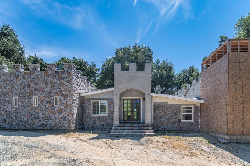 Santa Clarita Castle for sale 39088 San Francisquito Canyon Rd