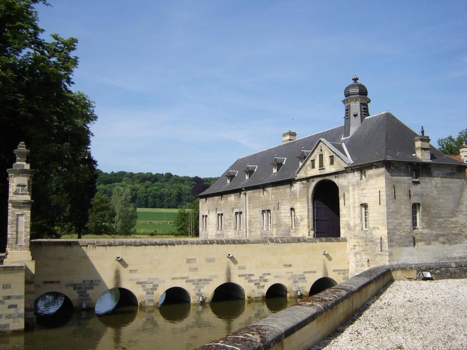 Schaloen: A Fortress of Time, Woven into Nature’s Embrace