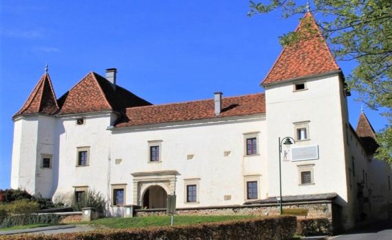 Stubenberg’s Crown: A Castle Hotel Where Time Whispers Through Stone