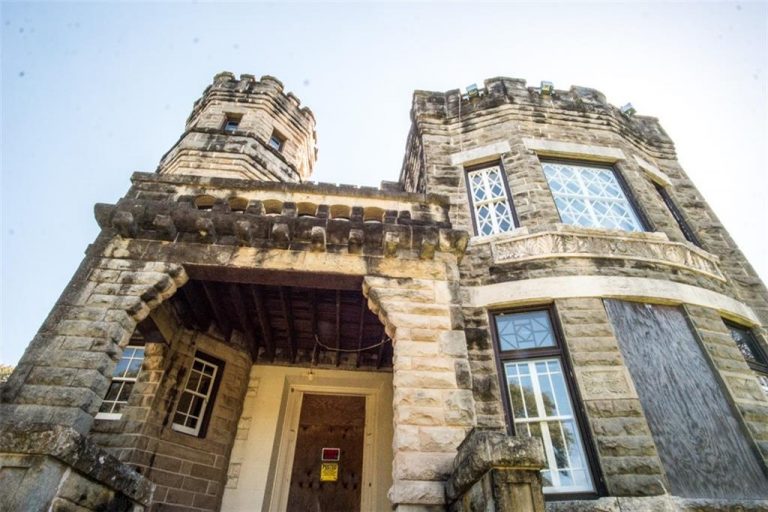 425k Waco, Texas. Castle Renovation Project for Sale Castleist