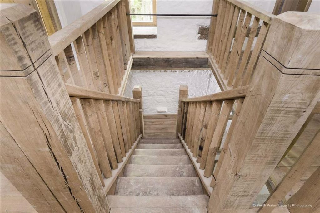 Whispers of the Vans: A 500-Year-Old Castle Reborn in Time