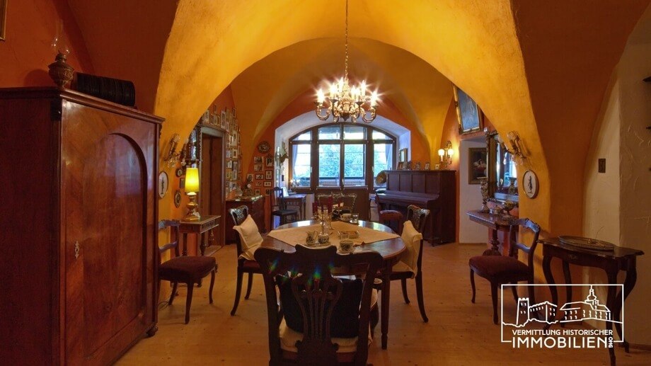 Whispers of the Saale: A 16th-Century Renaissance Dream Awaits Revival - 5