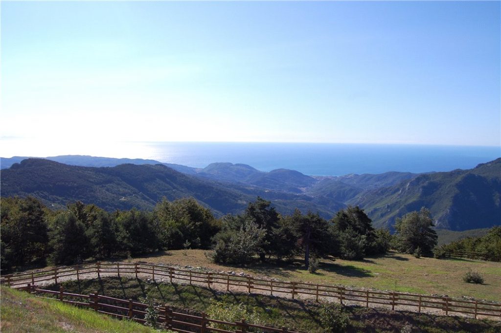 Tortagna Fort: A Ligurian Citadel Where Time Stands Still