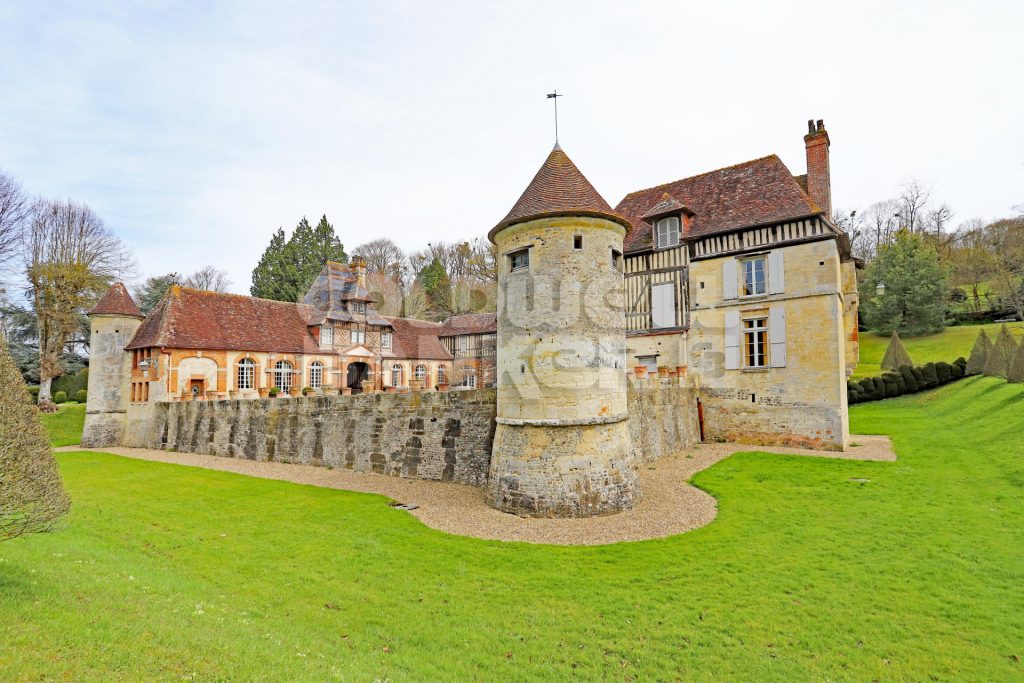 Whispers of the Touques: A Castle Reborn in Normandy’s Golden Light