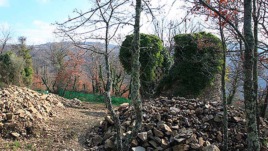 The Sentinel’s Dream: A 12th-Century Umbrian Watchtower Awaits Its Renaissance
