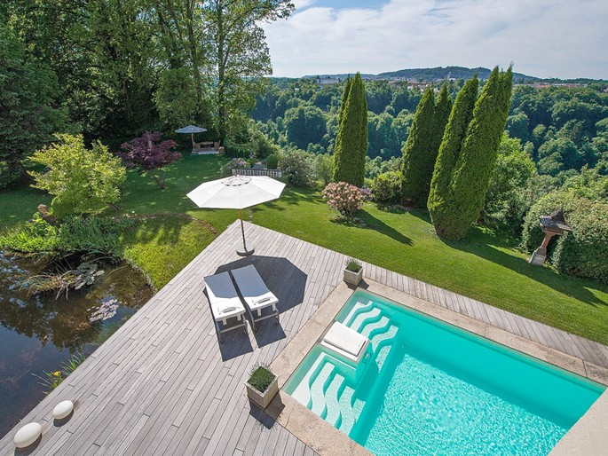 Whispers of the Salzach: A Crown Jewel Above the River’s Song - 5