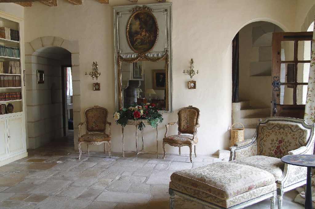 Le Rêve de Touraine: A 16th-Century Moated Château Where Time Stands Still - 5