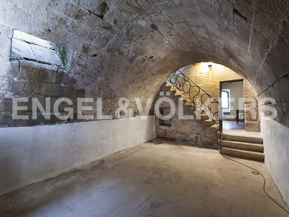 Whispers of the Cantabrian Cliffs: A XVI Century Fortress by the Sea
