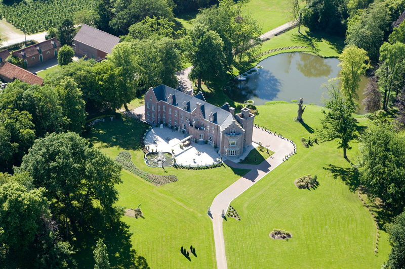 kasteel vroenhoven belgium castle for sale