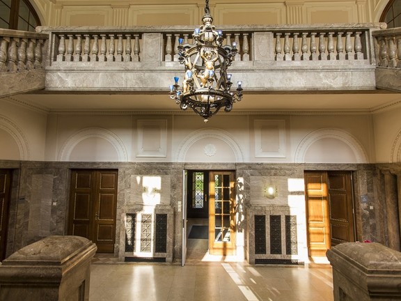 Schloss Garath: Where Centuries Whisper Through Gilded Halls