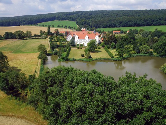 Schloss Holle: A 1579 Weser Renaissance Jewel by the Lake’s Edge
