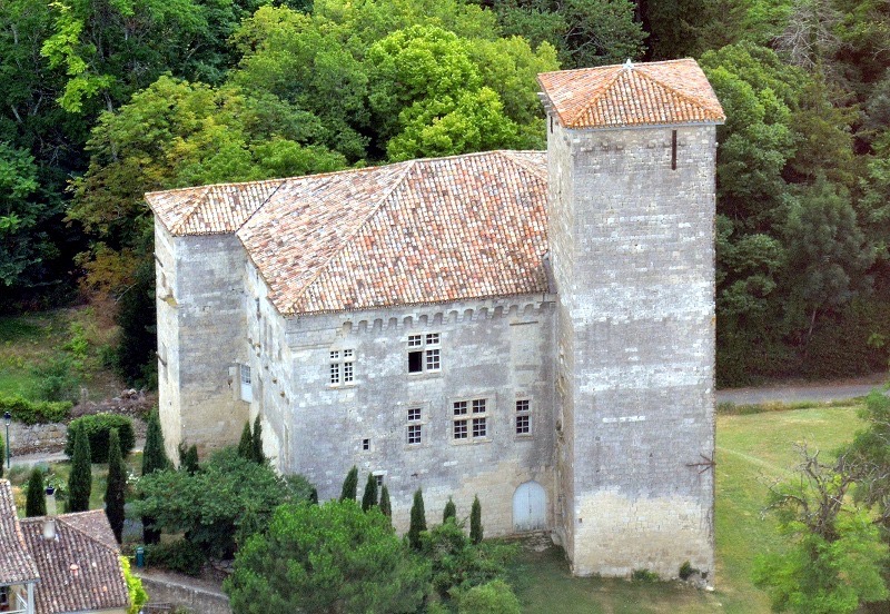 14th and 16th Century Chateau Gers France for sale 3