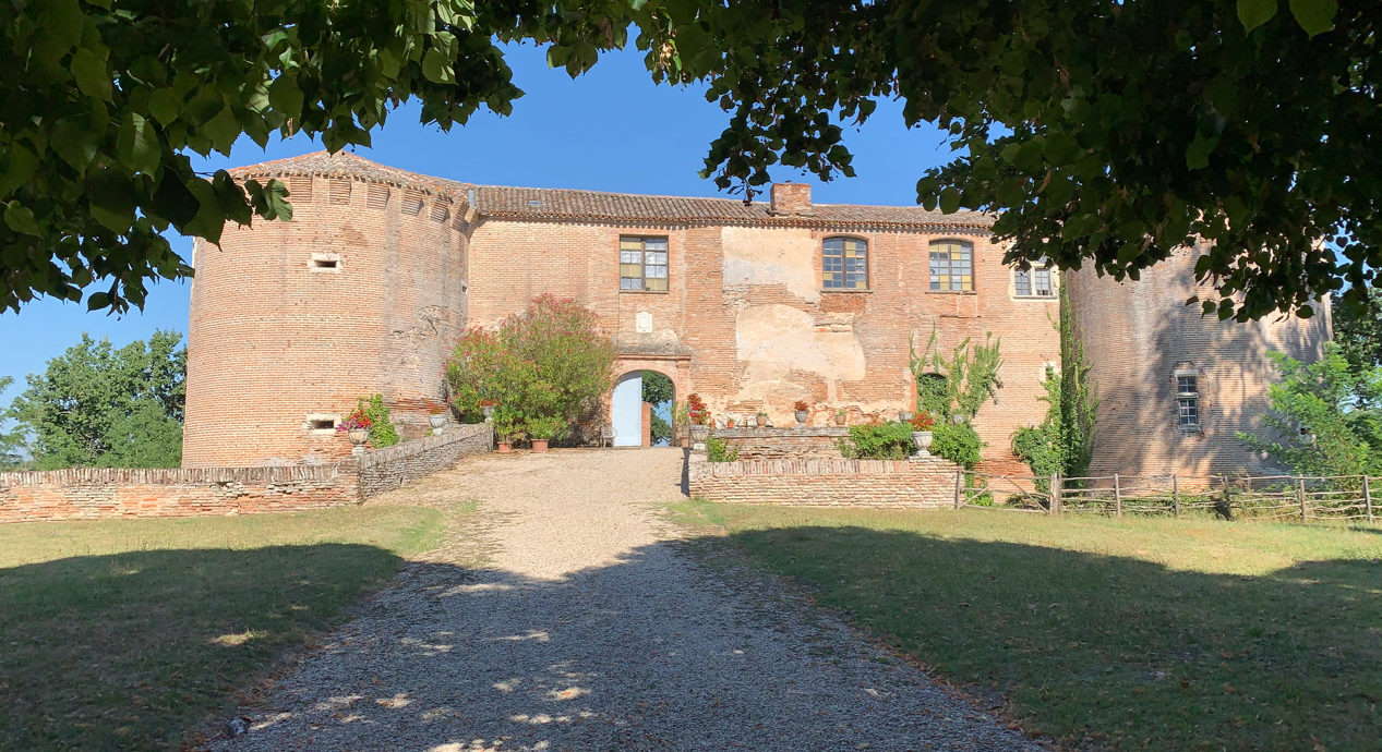 €880k FRANCE. Moated Castle For Sale Castleist