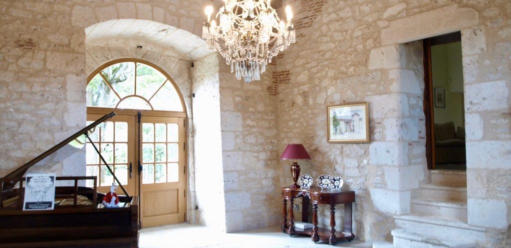 15th and 18th century luxury Gascon Chateau France for sale 10