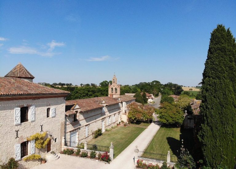 €2.55m Gers, FRANCE. Luxury Renovated Gascon Chateau For Sale Castleist