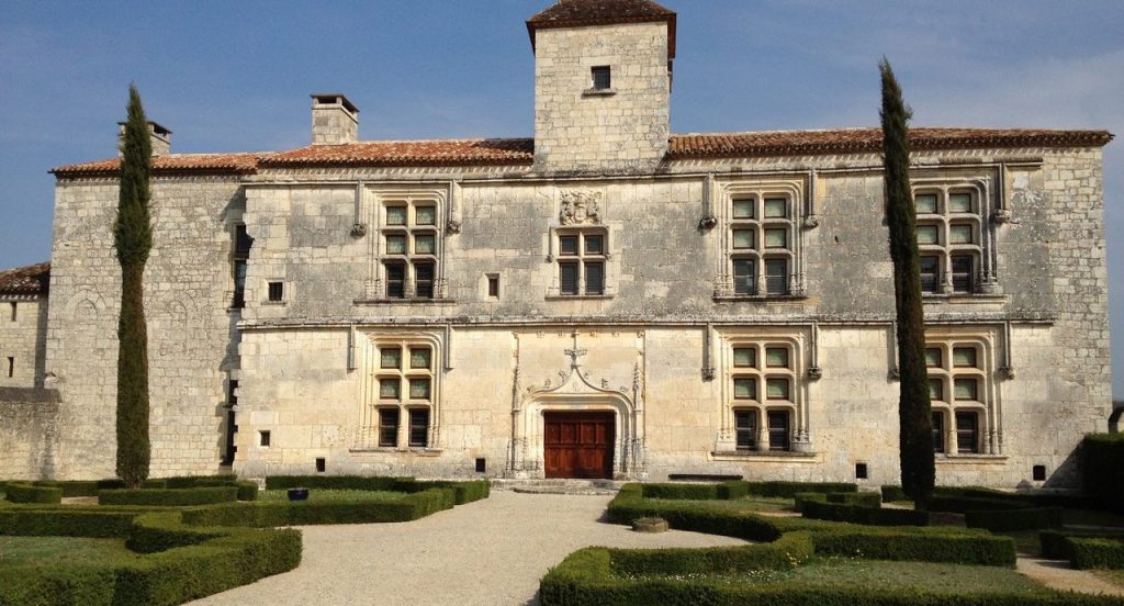 Historic 15th Century Chateau nr Cahors France for sale 2
