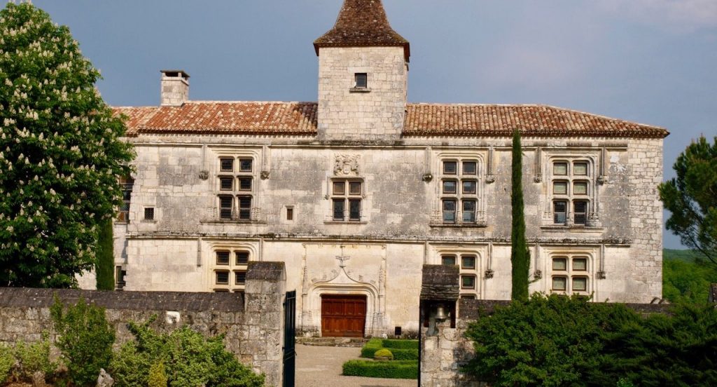 Historic 15th Century Chateau nr Cahors France for sale 3