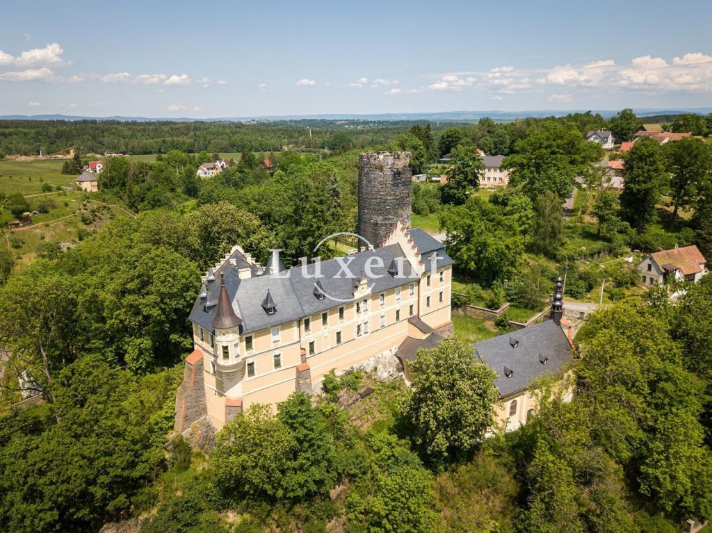zamek-stary-hroznatov Castle for sale Czech Republic 1