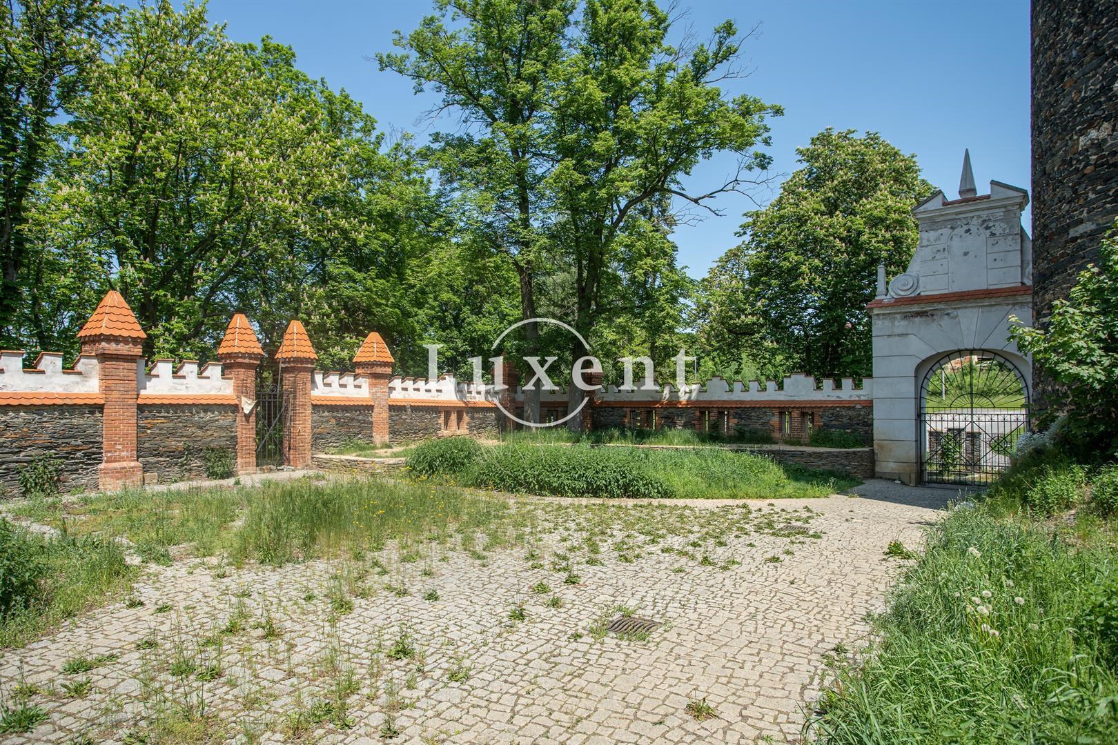 POA Cheb, Czech Republic. Castle Starý Hrozňatov For Sale Castleist