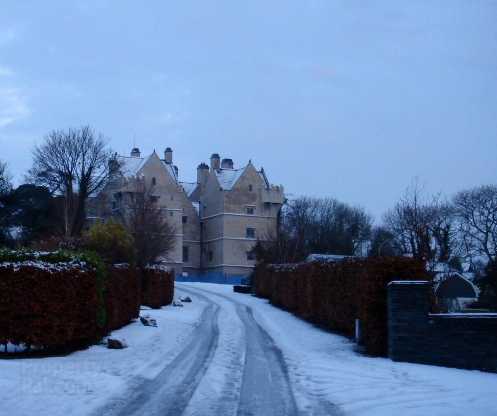 €800k Cork, IRELAND. 17th Century Monkstown Castle For Sale Castleist