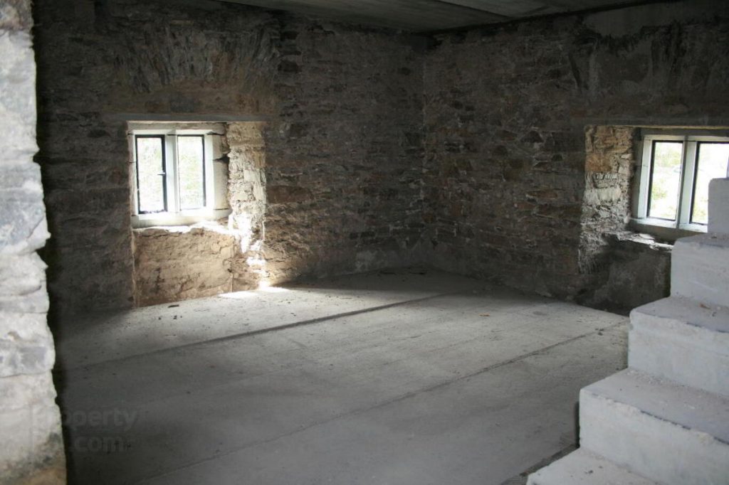 €800k Cork, IRELAND. 17th Century Monkstown Castle For Sale Castleist