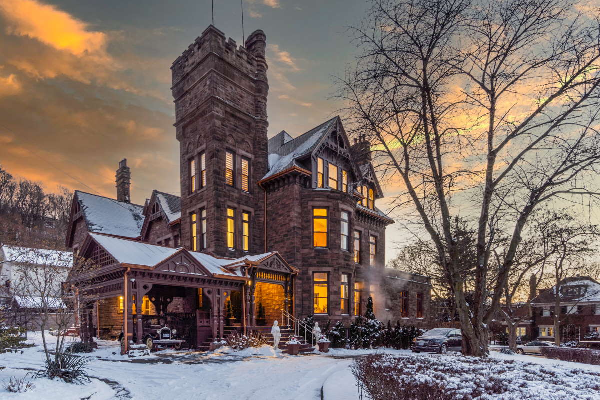 Ravenscliffe: A Gothic Masterpiece Where Time Stands Still