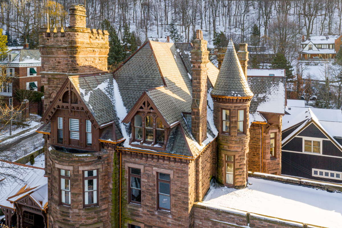 Ravenscliffe: A Gothic Masterpiece Where Time Stands Still