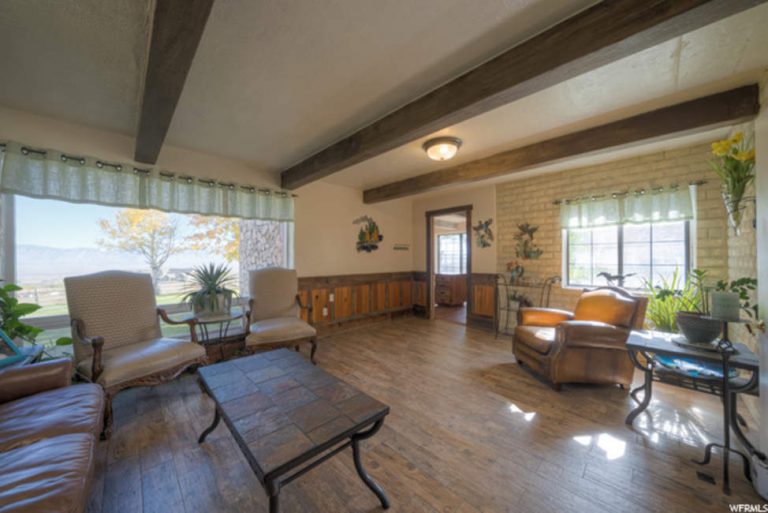 1.75m Utah, USA. Castellated Home in Petersboro Castleist