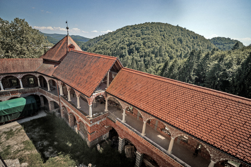 Mirna Castle: A Whisper of Centuries in Slovenia’s Golden Valley