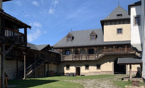 Hronsek’s Timeless Crown: A 14th-Century Castle Whispering Legends in Slovakia’s Heart