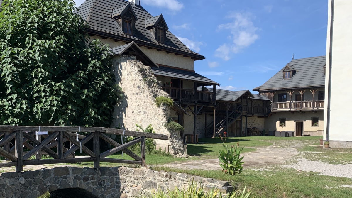 POA Hronsek, SLOVAKIA. 14th Century Castle Mansion For Sale