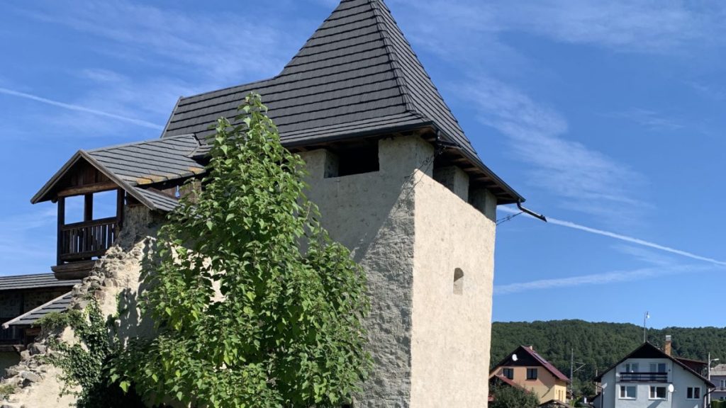 Hronsek’s Timeless Water Castle: A 14th-Century Gothic Dream Awakened