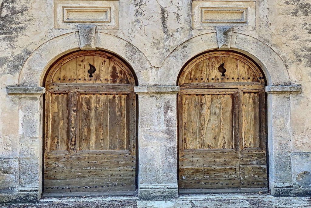 A Sunlit Castle Between Vine & Sea – Pézenas’ Timeless Crown