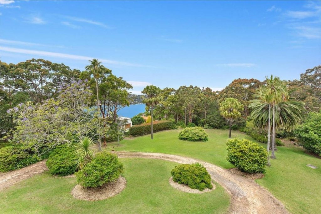 Innisfallen’s Gothic Dream: A Sydney Castle by the Cove’s Sapphire Waters