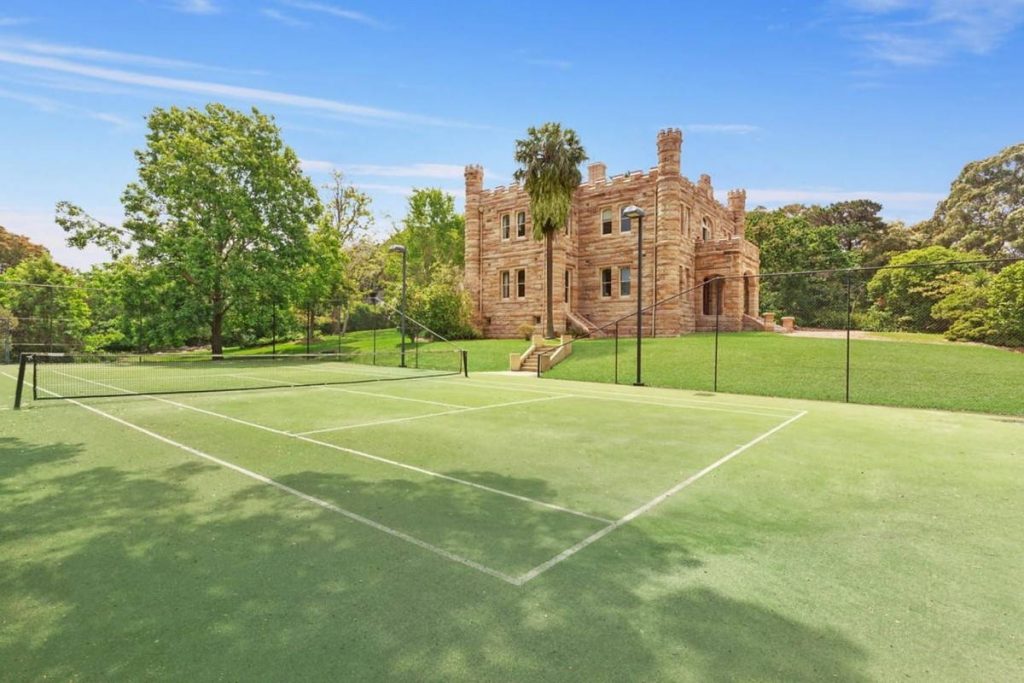 Innisfallen’s Gothic Dream: A Sydney Castle by the Cove’s Sapphire Waters