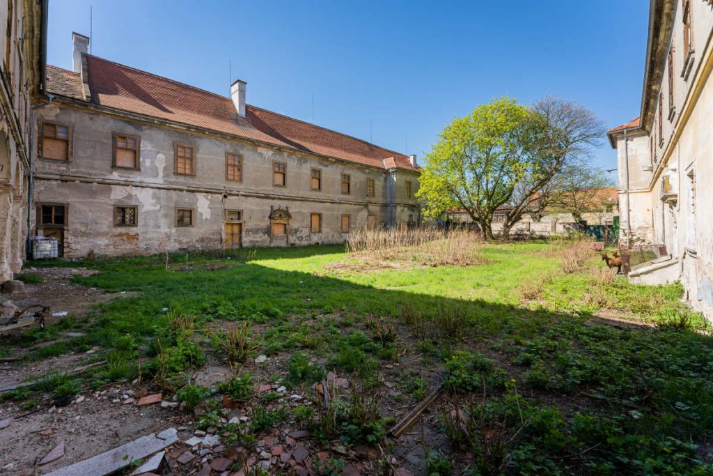 Baroque Castle for sale in Citoliby Czechia 18