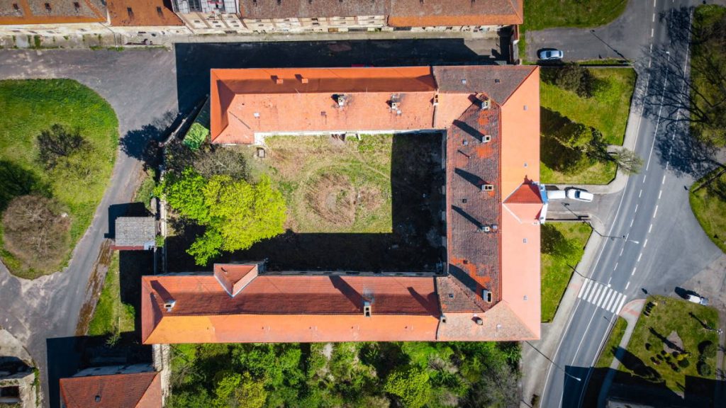 Baroque Castle for sale in Citoliby Czechia 4