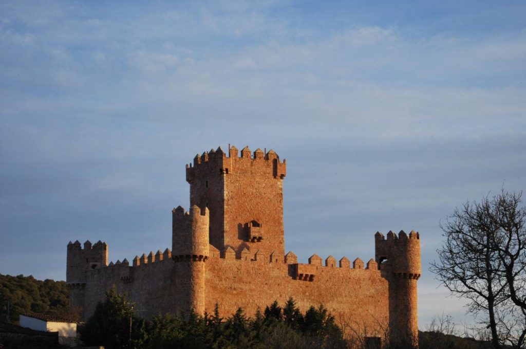 El Castillo de Guijosa: A 14th-Century Crown in Spain’s Golden Highlands