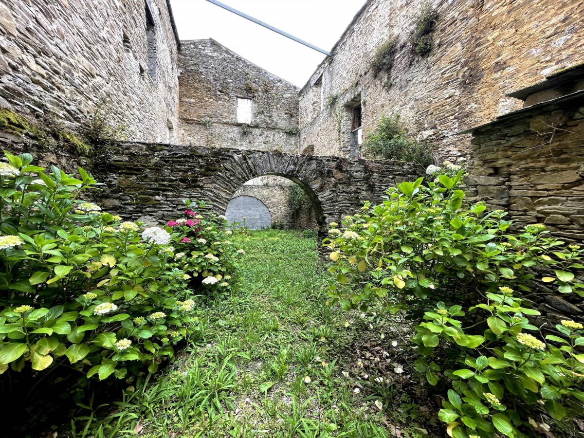 €1.3m Mondonedo, SPAIN. Castle For Sale 12th Century Castleist