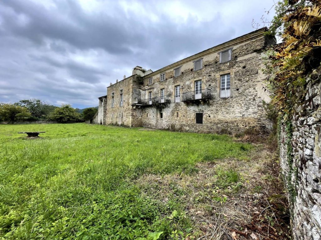San Isidro’s Timeless Pazo: A XII-Century Galician Dream