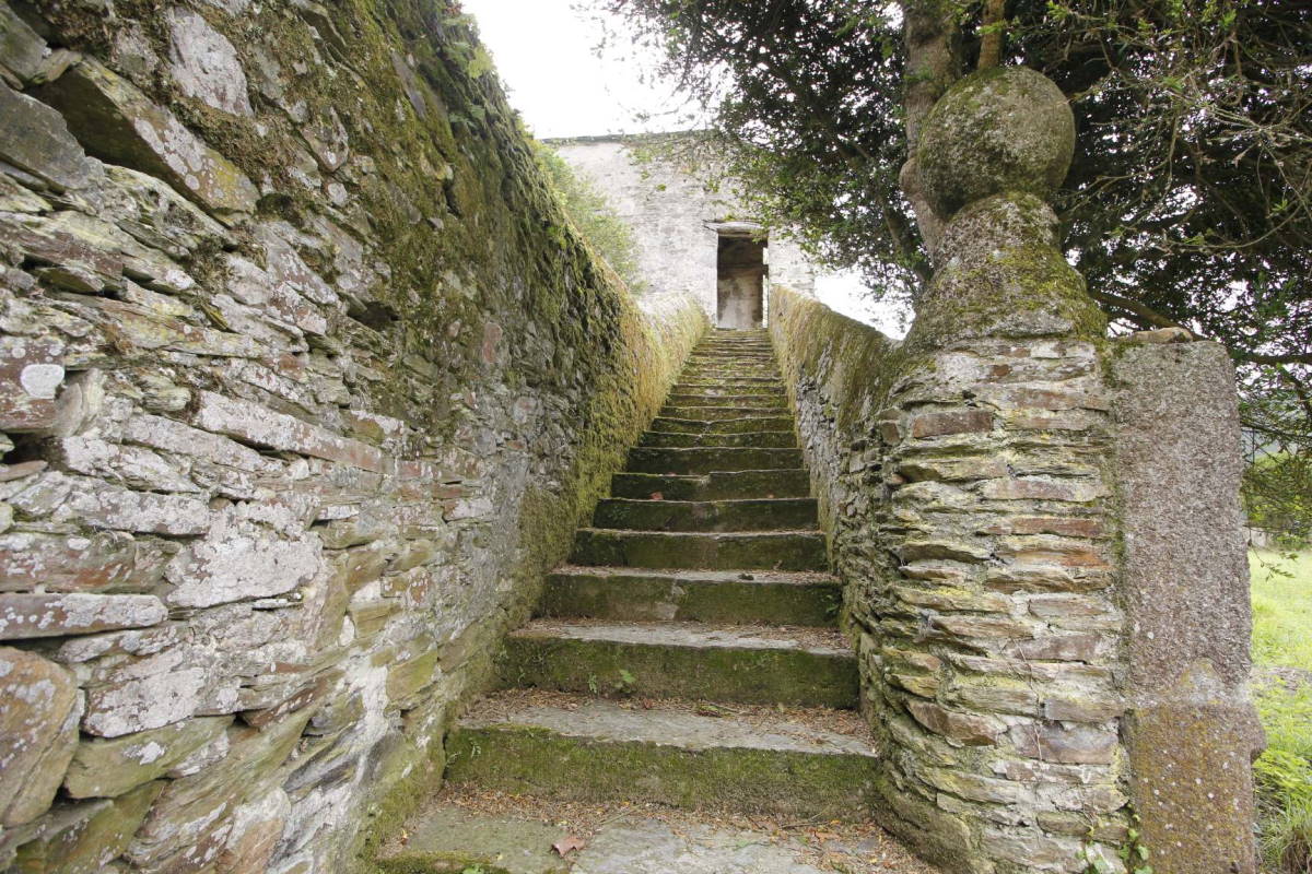 €1.3m Mondonedo, SPAIN. Castle For Sale 12th Century Castleist