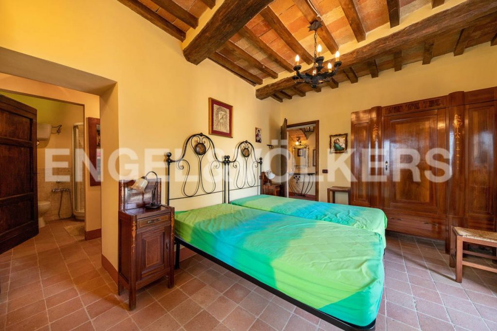 House in Pietrafitta Castle for sale Italy 11
