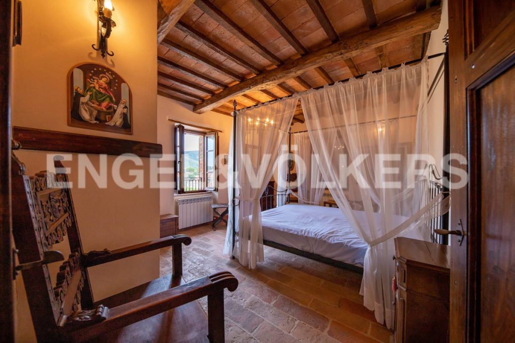 House in Pietrafitta Castle for sale Italy 14