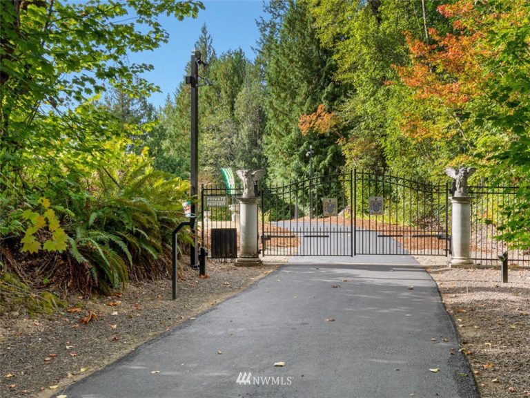 2.3m Washington, USA. Monroe Castle For Sale on 18 Acres Castleist