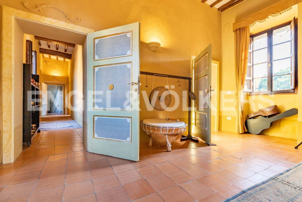 Umbria Italy Panicale Castle for sale 10