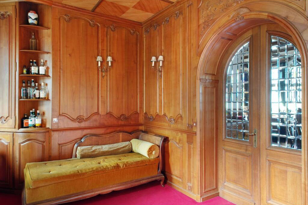 Whispers of the Moselle: A 1610 Renaissance Castle’s Timeless Embrace