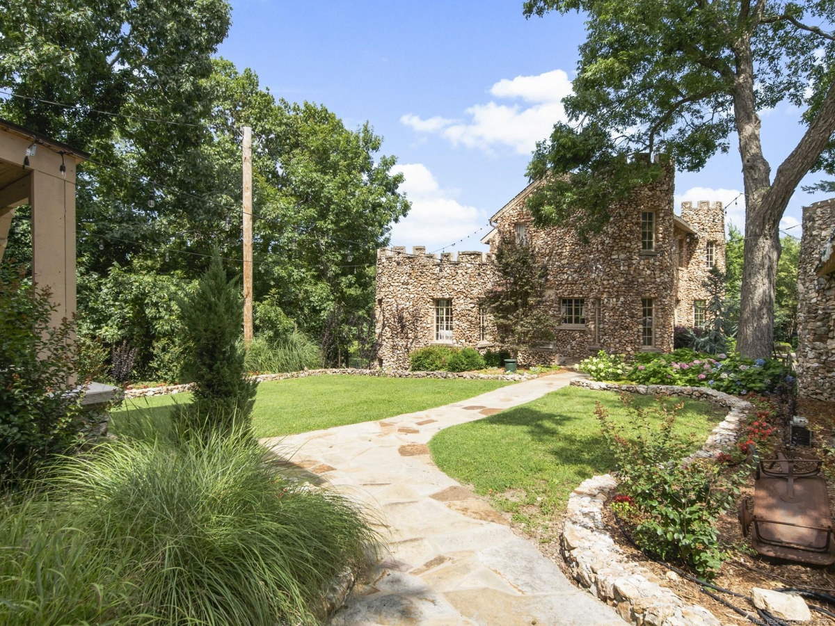 750k Oklahoma, USA. Franklin Castle For Sale, Tahlequah Castleist