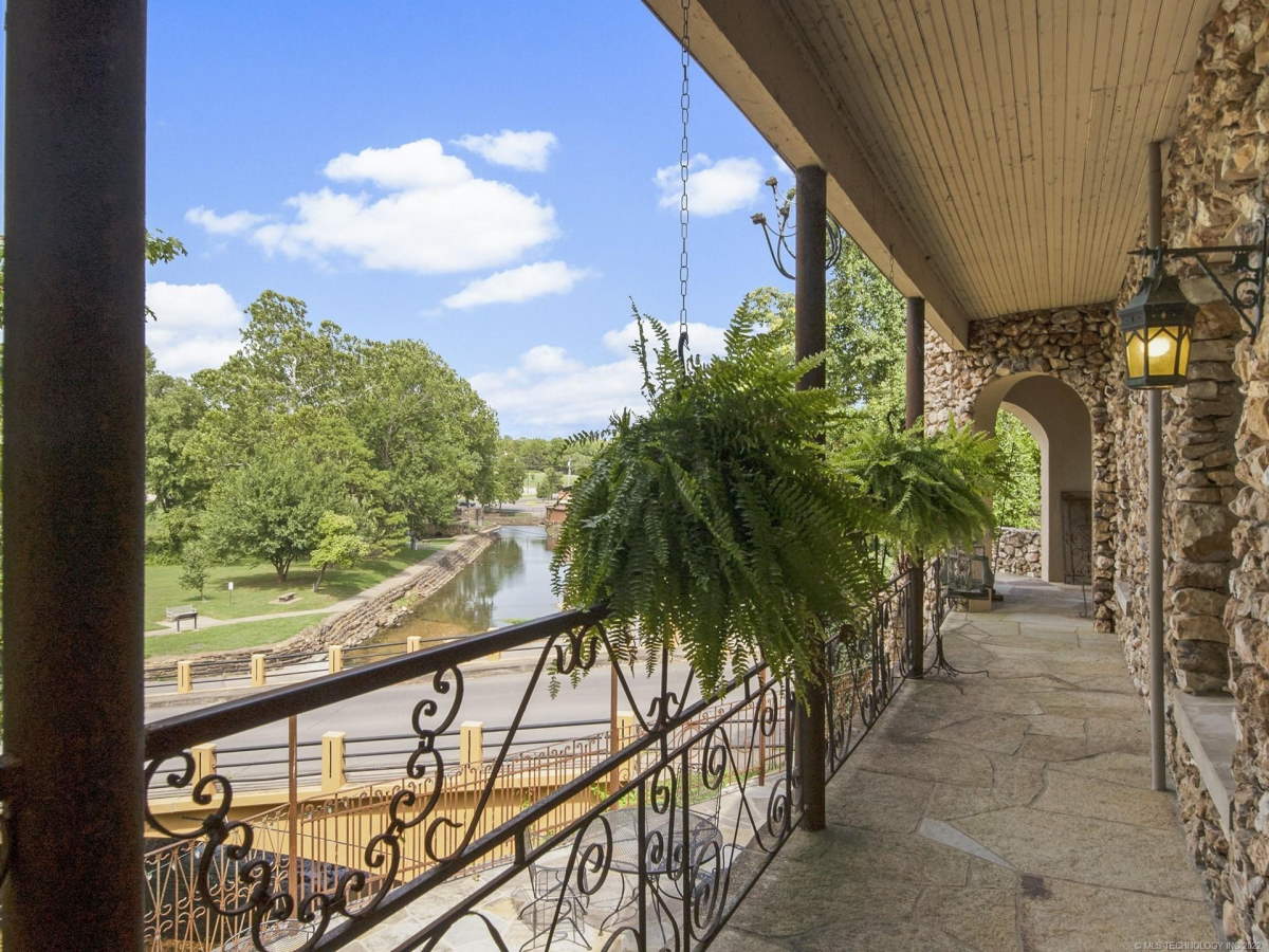 750k Oklahoma, USA. Franklin Castle For Sale, Tahlequah Castleist