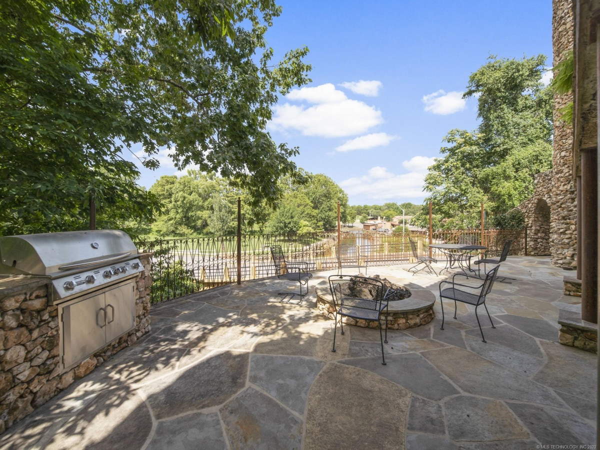 750k Oklahoma, USA. Franklin Castle For Sale, Tahlequah Castleist