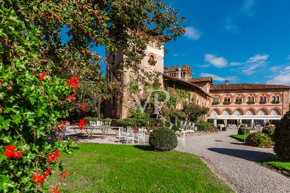 Castello di Marne for sale Bergamo Italy 3